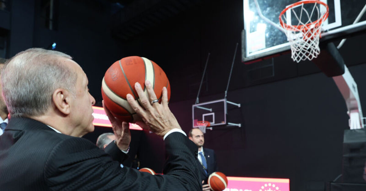 Cumhurbaşkanı Recep Tayyip Erdoğan’dan Basketbol Gelişim Merkezi’de siftah!