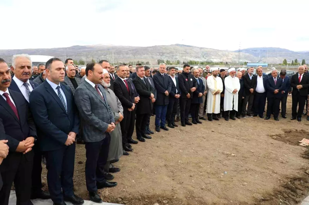 Erzincan’da Muhammed Nayir Camii ve Ayşe Aktaş Kur’an Kursu Açıldı