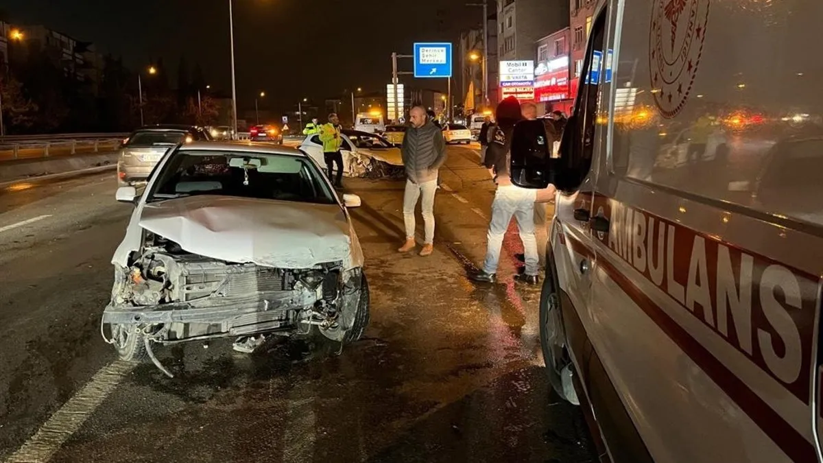 Kocaeli’de alkollü sürücü kaza yaptı: 2 yaralı